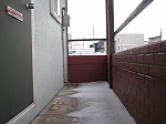 弘前 アパート 三岳町 メゾン・アンビシャス3号室 玄関前廊下 弘前 アパート 三岳町13-25